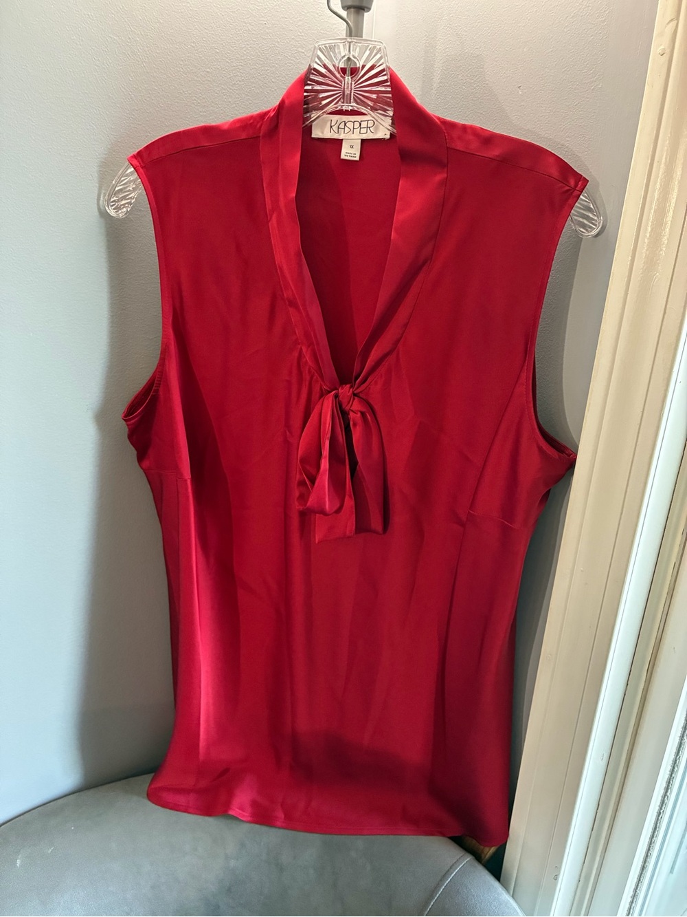 Kasper Red Sleeveless Tie-Neck Blouse